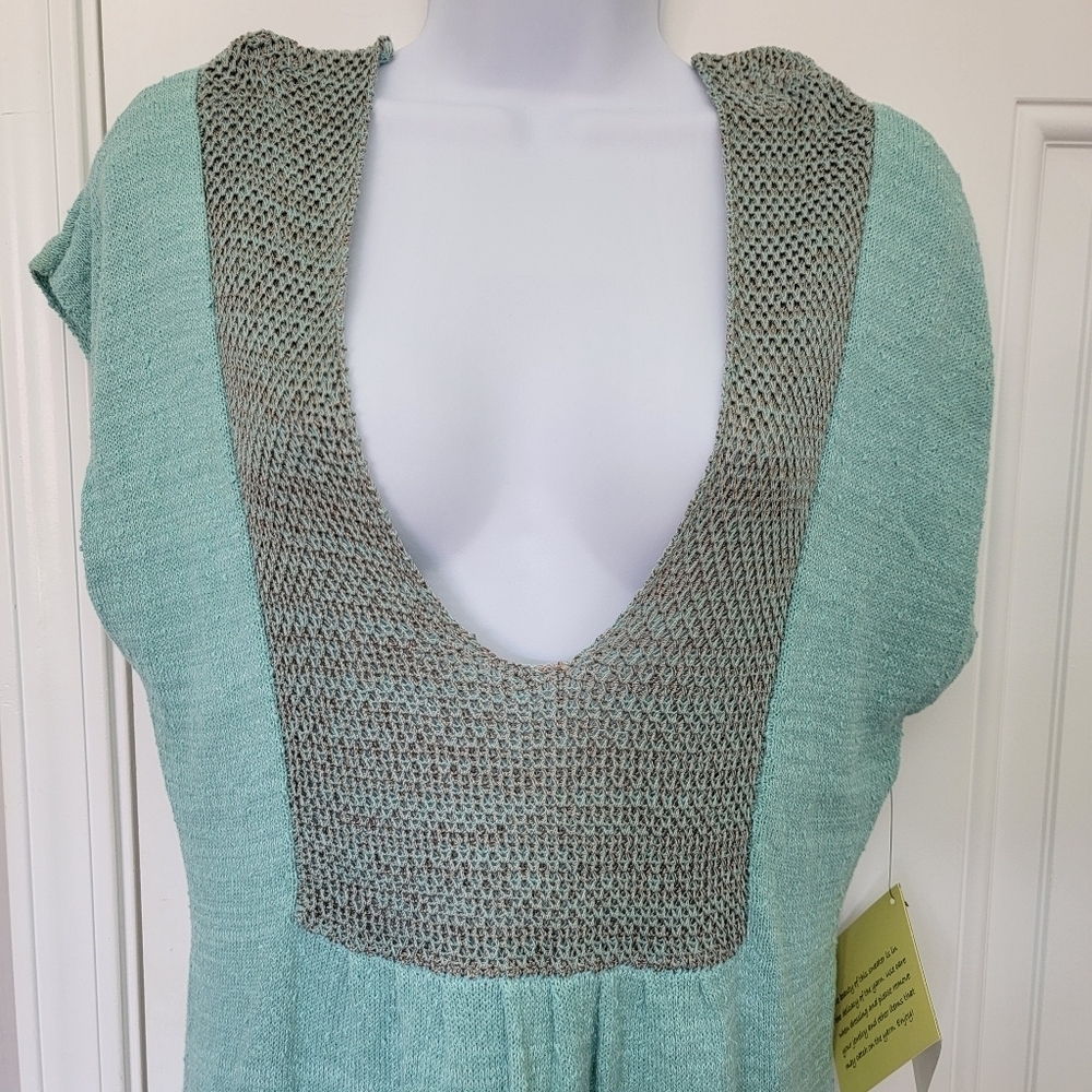 NWT Curio Teal Lightweight Knit Deep V Neck Sleeveless Metallic Thread Top Small - Picture 2 of 13